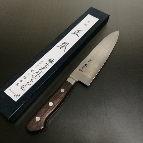 http://japan-knifeshop.com/cdn/shop/products/masamoto-professional-finest-carbon-steel-gyuto-180mm-2_800x.jpg?v=1621843098