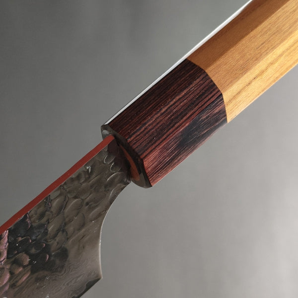 https://japan-knifeshop.com/cdn/shop/products/Sakai-Takayuki-33-Layer-Damascus-Hammered-VG10-Wa-Kengata-Gyuto-Knife-190mm-12_1400x.jpg?v=1639755000