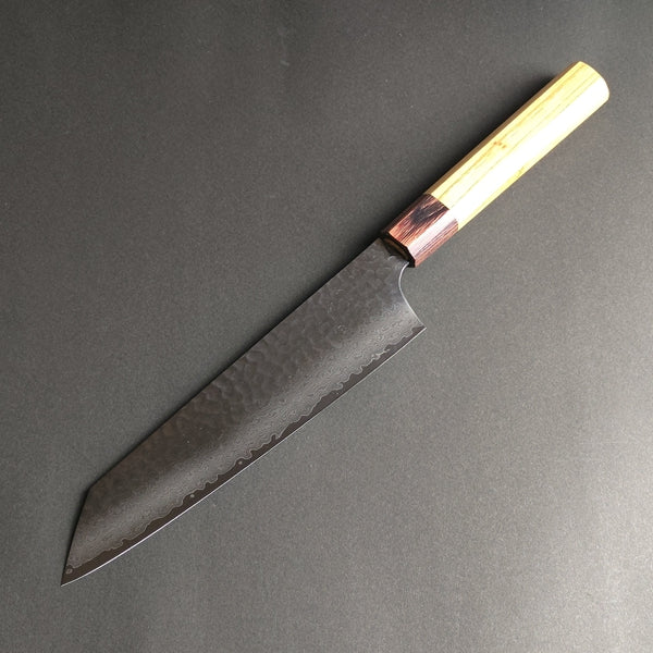 https://japan-knifeshop.com/cdn/shop/products/Sakai-Takayuki-33-Layer-Damascus-Hammered-VG10-Wa-Kengata-Gyuto-Knife-190mm-4_1400x.jpg?v=1639754971