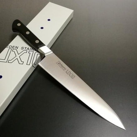 Misono UX10 Santoku 180mm (7.1